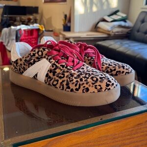 MIA Archie Leopard Print Sneakers Women’s 8.5 Pink Laces Gum Sole